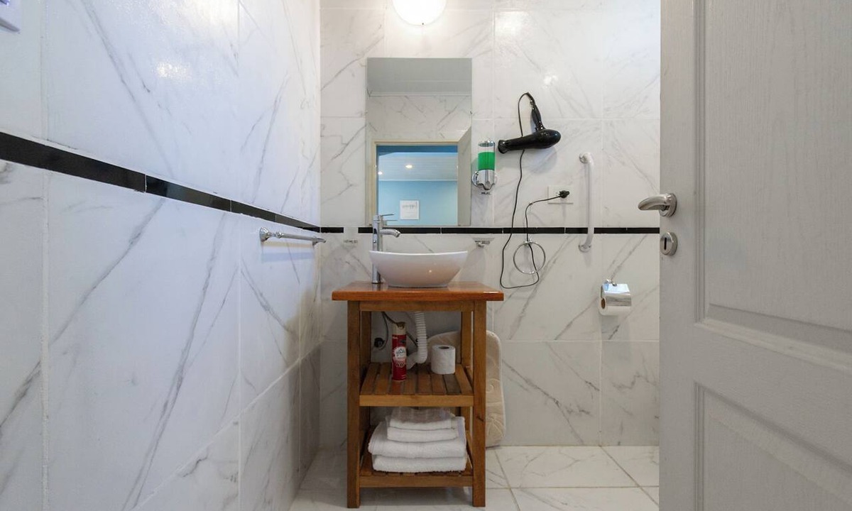 Ciudad Evita Apartment | 10 minutes from airport, self check-in 24 hr, AC, TV, safe and high-speed wifi