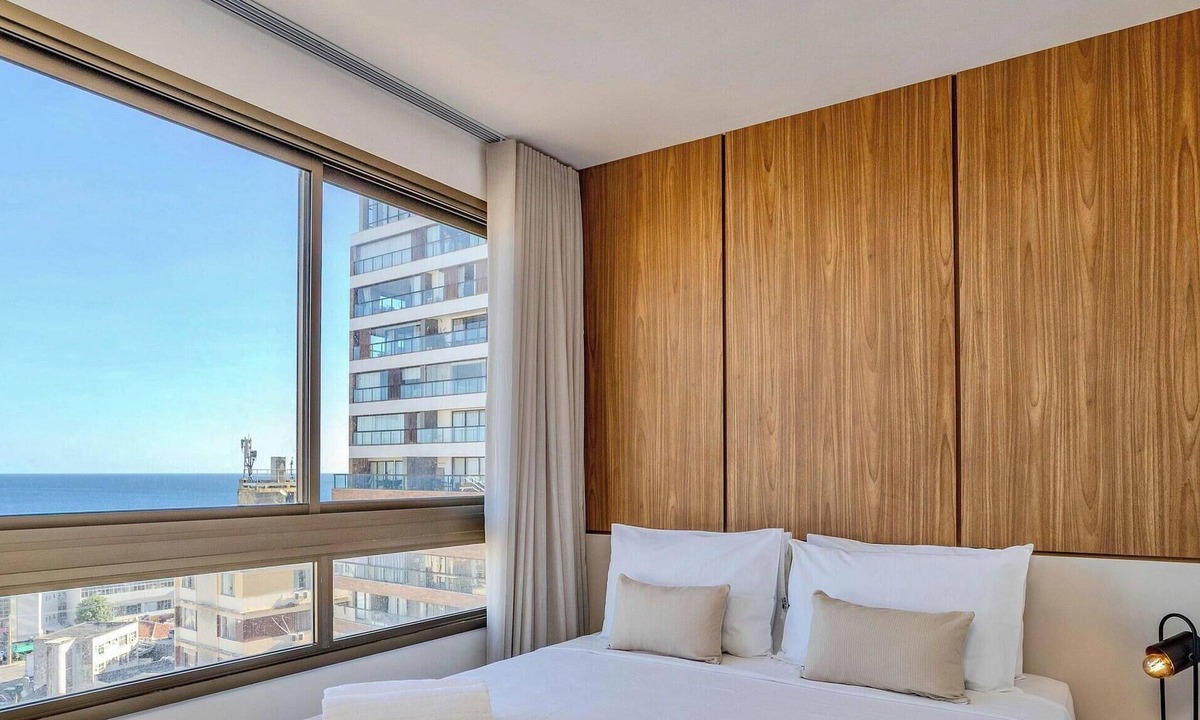 Barra Apartment | 2 suites on a high floor in Barra with ocean view