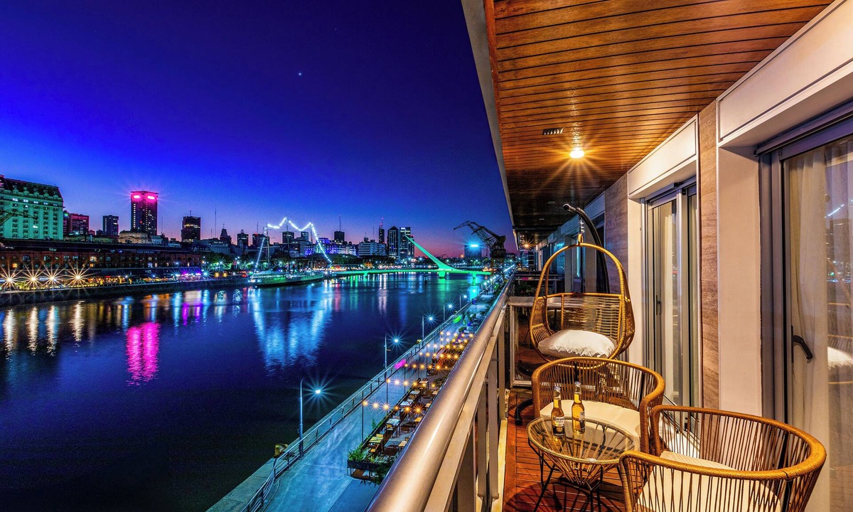 Buenos Aires Central Business District Condo | 2BR Family Apt Puente de la Mujer View