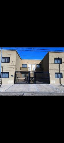 Pergamino Apartment | 4 Estaciones