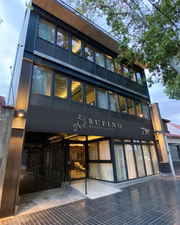 Mendoza City Center Hotel | 718 Rufino Petit Hotel