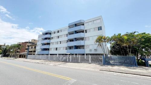 Guaratuba House | A duas quadras da praia, com Wi-Fi e ar, cond.