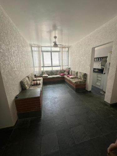 Jardim Tejereba Apartment | Aconchego a 200m da Praia da Enseada - Ótima localização