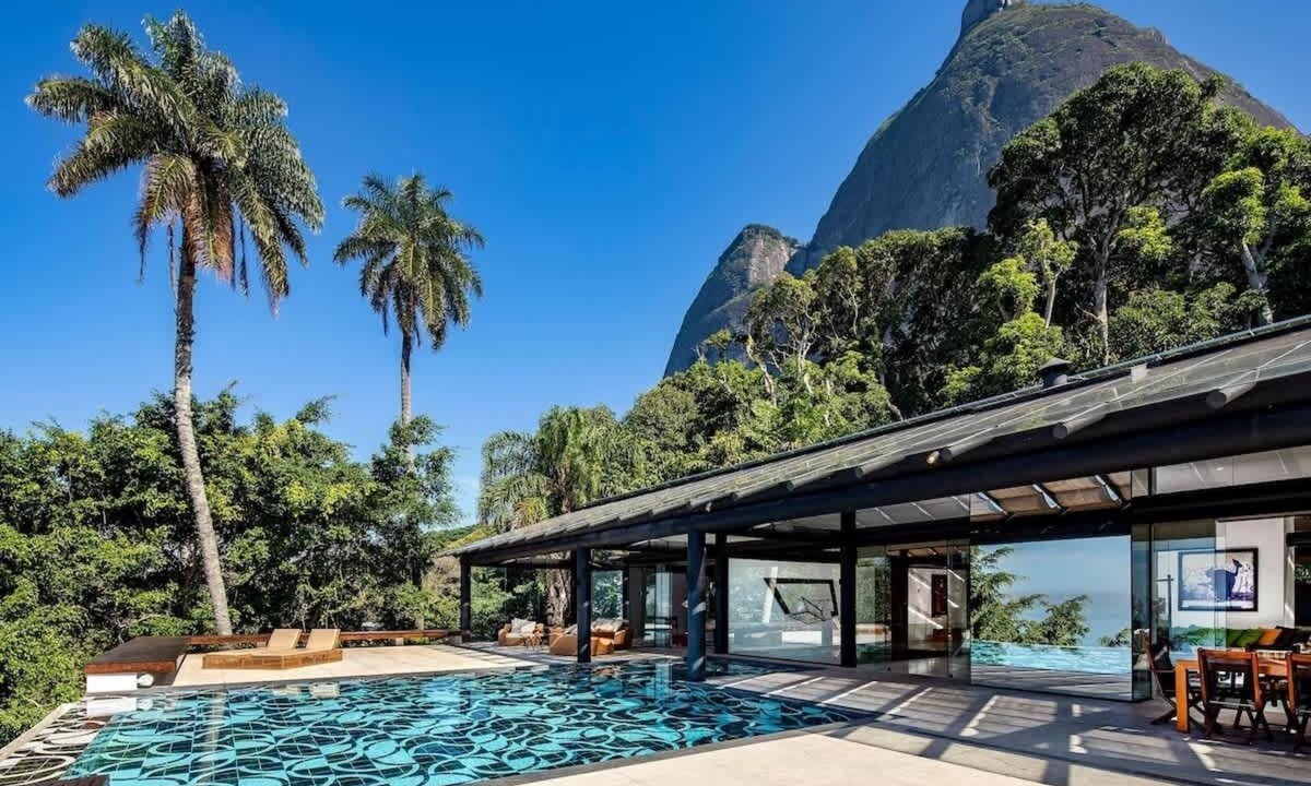 Sao Conrado Villa | ADV004 Amazing villa for 10 with sea view