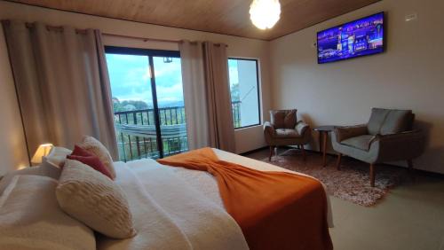 Colinas Capivari Apartment | Apartamento para casal com vista para as montanhas