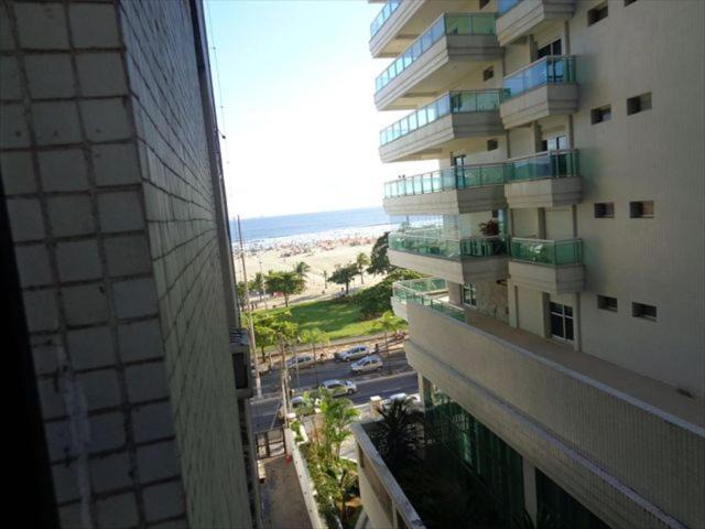 Gonzaga Apartment | Apto Gonzaga a 20m da praia -Ar Split & Pet Friendly