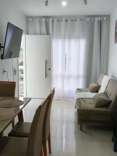 Centro Apartment | Apto Moderno a 700 metros da praia com varanda