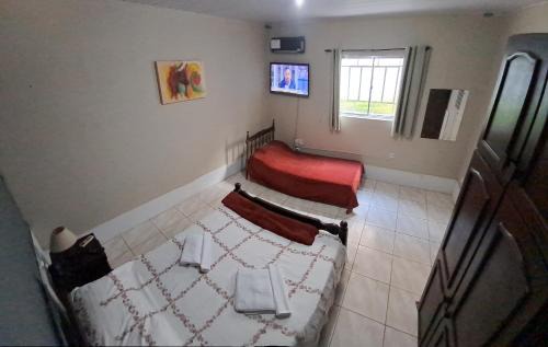 Centro House | Básico e funcional, com 2 ambientes, sem fogão, com garagem, zona nobre