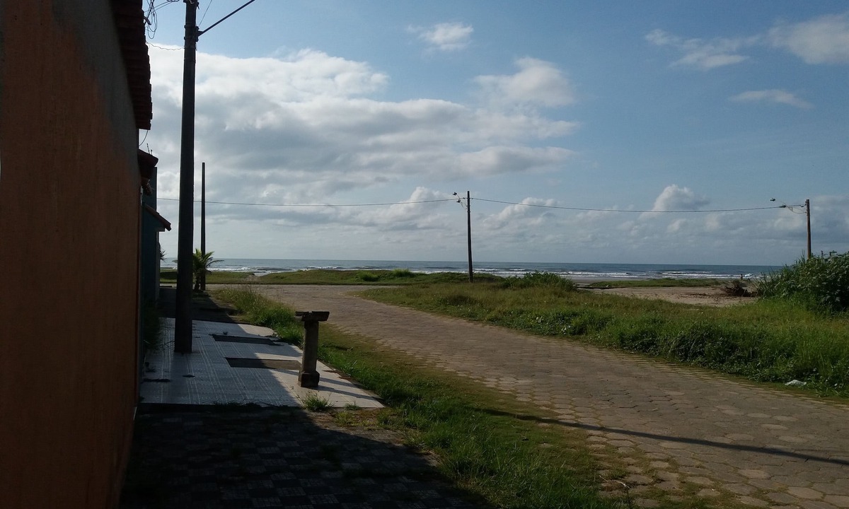 Peruibe Cottage | Beachfront house, offering leisure and convenience.