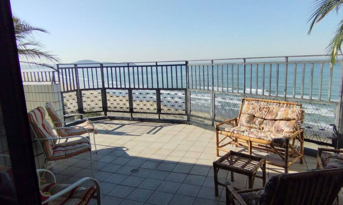 Vila Assuncao Apartment | Beachfront Penthouse/Private Pool and BBQ - Sleeps 12, 3 Parking Spaces
