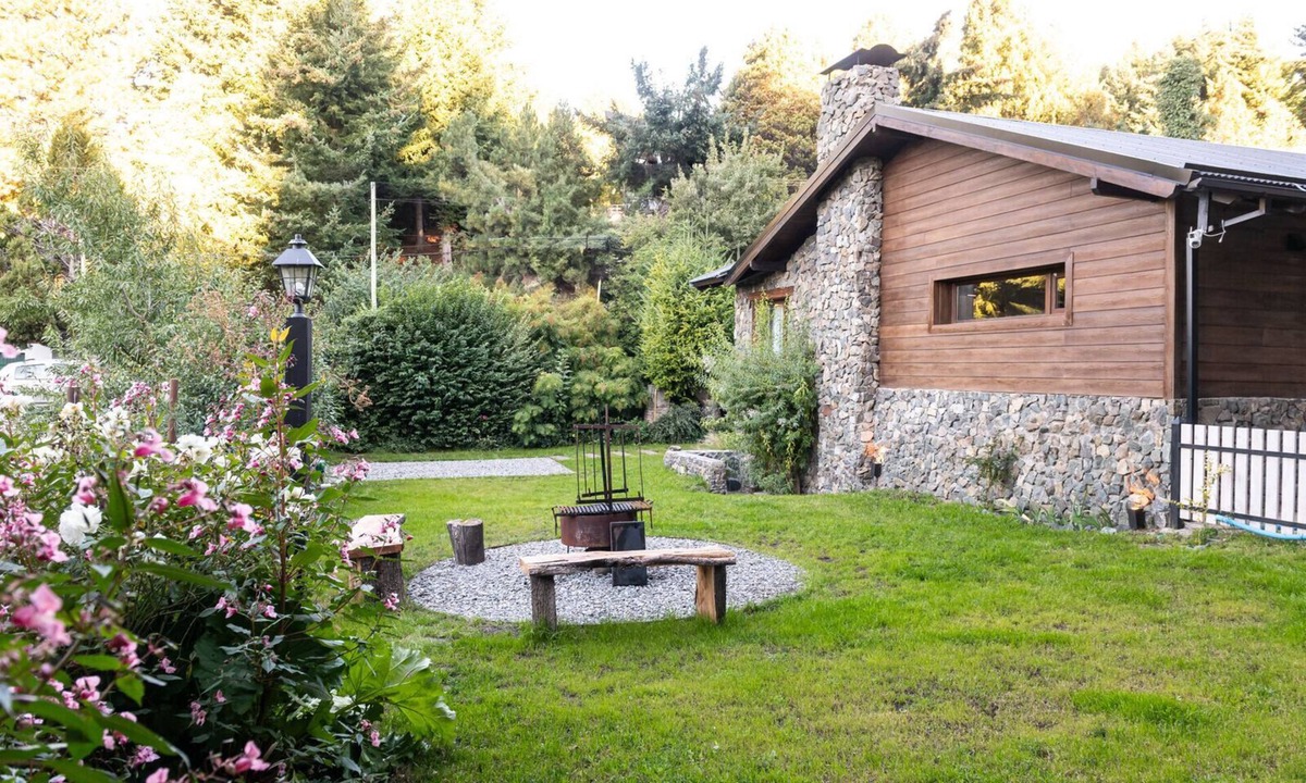 Playa Bonita Ski Chalet | Beautiful house 300 metres from the Nahuel Huapi lake