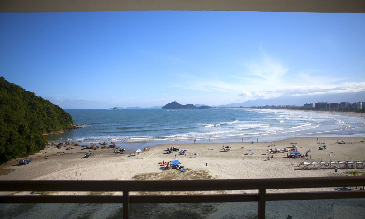 Sao Lourenco Apartment | Beautiful beachfront apartment, right on the sand, incredible view, 230m2, AC, 10P