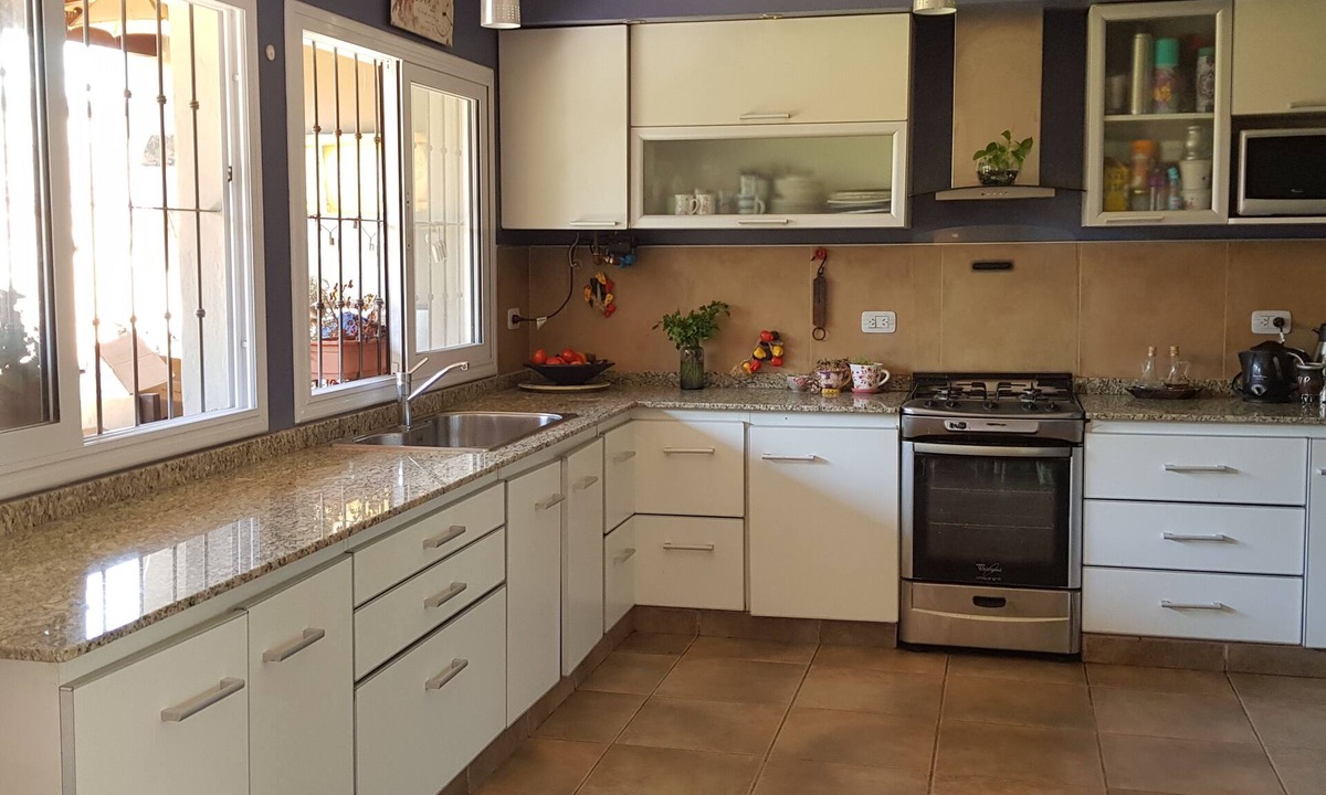 Salta House | Beautiful and comfortable house with fireplace, barbecue, gallery, patio and garage