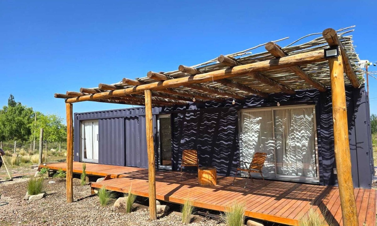 Tunuyan Cabin | Cabaña Contenedor Puesto El Arroyito Mountain cabin with unsurpassable views.