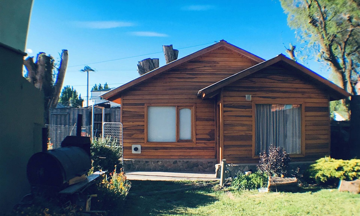 El Calafate Cabin | Cabaña independiente en pleno centro de El Calafate/Independent Appart In Town