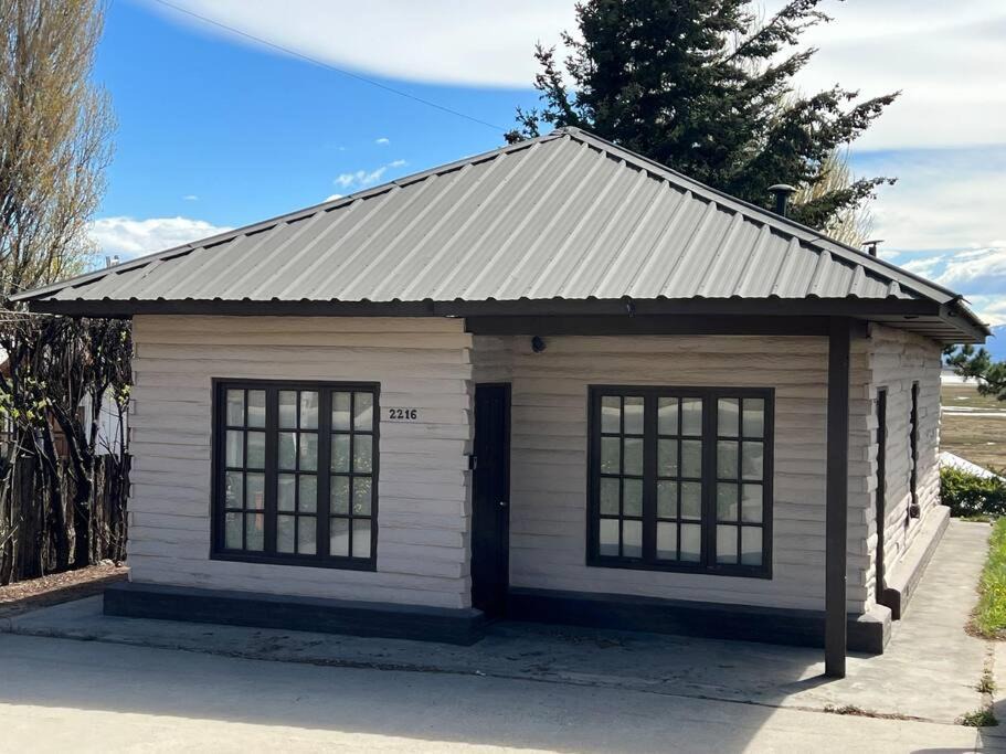 Macrozona Bahia Redonda y Primeros Faldeos House | Cabaña Patagónica