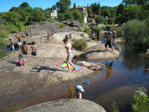 Bialet Masse Cabin | Cabañas Wasirumi Pileta y bajada al Rio