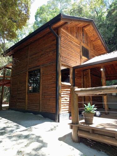 Corrego do Bom Jesus Ski Chalet | Cabana Forest Montana- Gonçalves MG