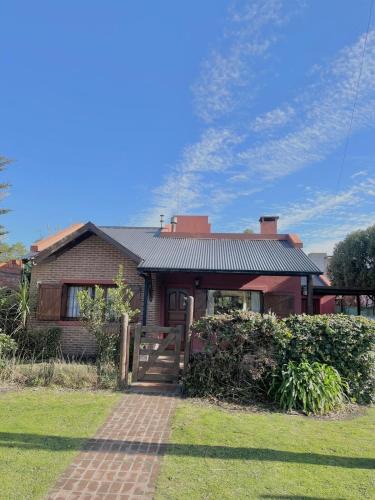 General San Martin House | Casa a 1 cuadra del golf - Familias y jovenes
