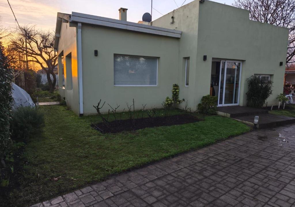 Loma Negra House | Casa amplia con pileta y jardín, Villa Fortabat