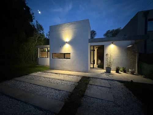 Bosque Peralta Ramos House | Casa A Estrenar Para 2 Personas - Diseño Moderno - Bosque Peralta Ramos - Mar Del Plata