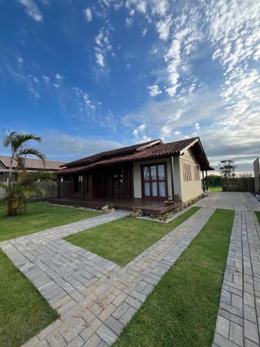 Laguna House | Casa Amendoeira - Rua da Praia Grande - Laguna-SC