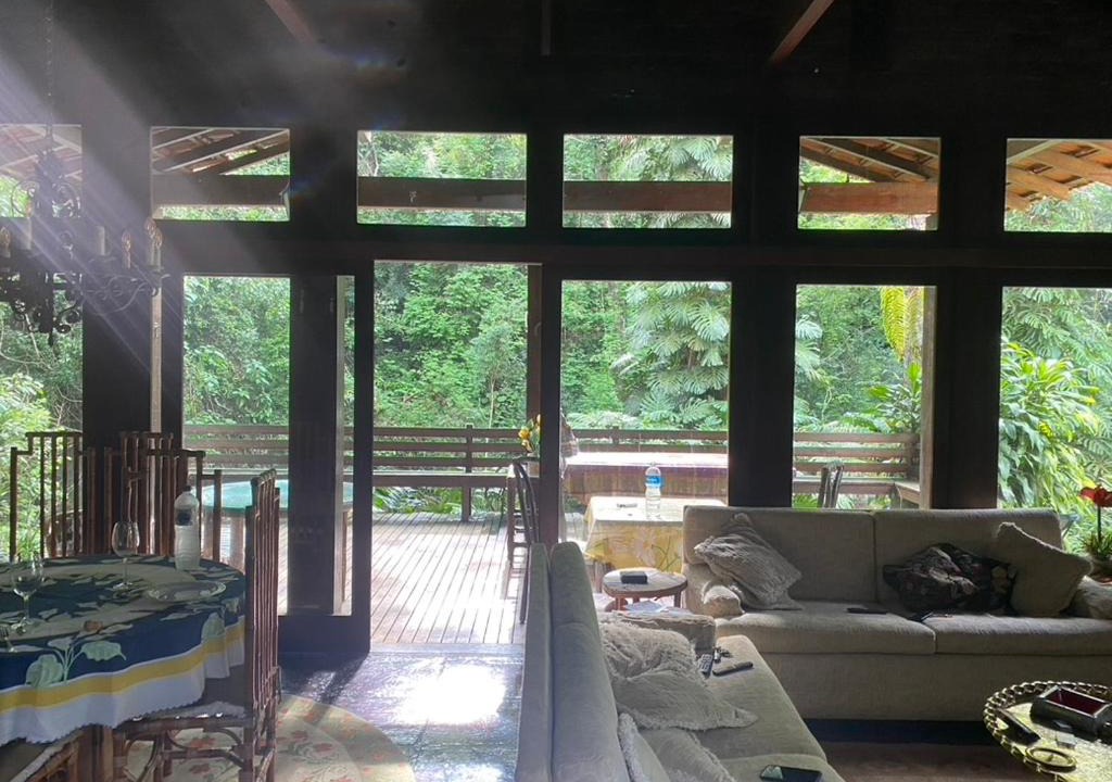 Itaipava Villa | Casa com cachoeira e rio particular