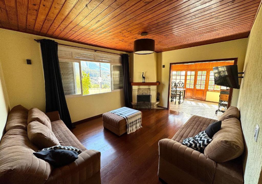 Nova Friburgo Apartment | Casa com Piscina, Lareira e Churrasqueira