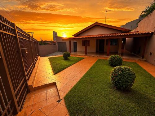 Ourinhos House | Casa com varanda, muito espaço, com vaga e ar