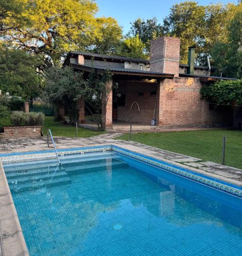 Las Rosas House | Casa completa con piscina a 600 metros de plaza de Villa de las Rosas