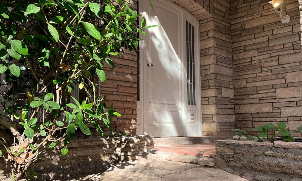 San Rafael House | Casa con Cochera en el Centro de San Rafael