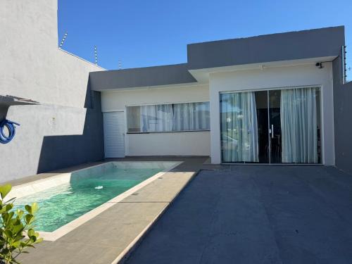 Maringa House | casa da piscina e churrasco