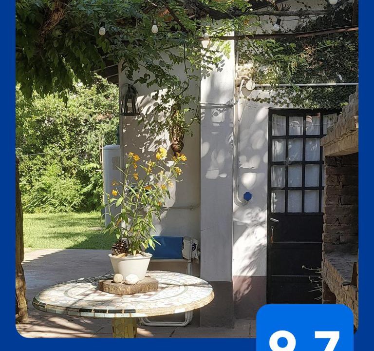 Muniz House | Casa de Huéspedes Muñiz sobre parque de 1000m2, 1 dormitorio, 20m2 cubiertos, baño con ducha, pileta cilíndrica de 3x076