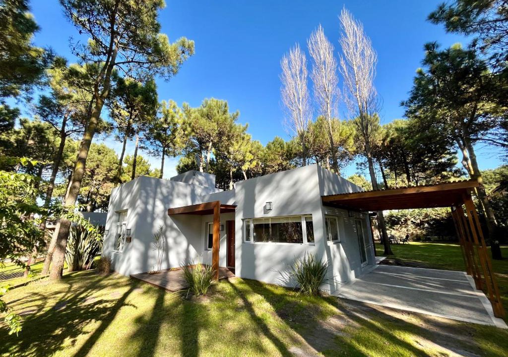 Pinamar House | Casa De Los Titanes I Ideal para Familias - Ayres del Bosque Alojamientos