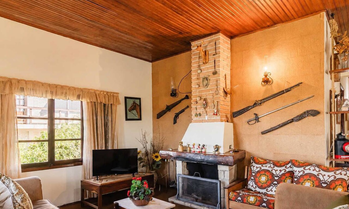 Campos do Jordao House | Casa em Campos do Jordão com Lareira