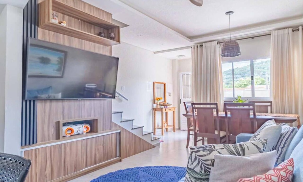 Massaguacu House | Casa em Caraguatatuba com Piscina e Churrasqueira