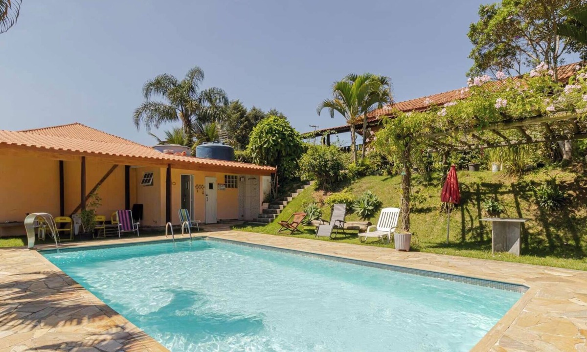 Igarata House | Casa em Igaratá com Piscina Lareira e Vista Lago