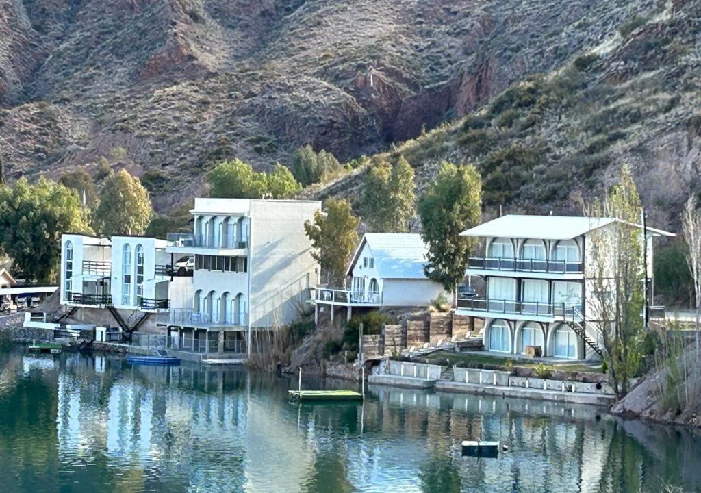 Rincon del Atuel House | Casa en Los Reyunos, Ubicación perfecta Frente al lago