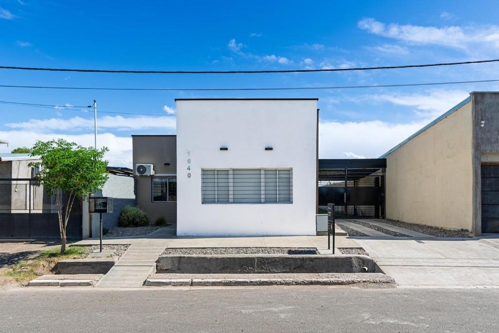 Cuadro Nacional Apartment | Casa en San Rafael - 6 personas con parrilla y cochera