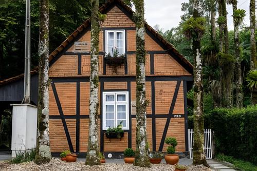 Pomerode House | Casa Enxaimel em Pomerode SC 01