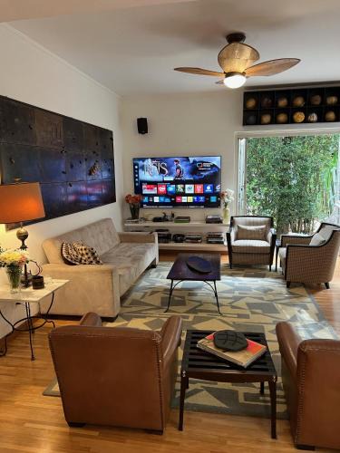 Jardim Europa Villa | Casa Exclusiva 4 Suítes no Jardim Europa - Até 8 Hóspedes