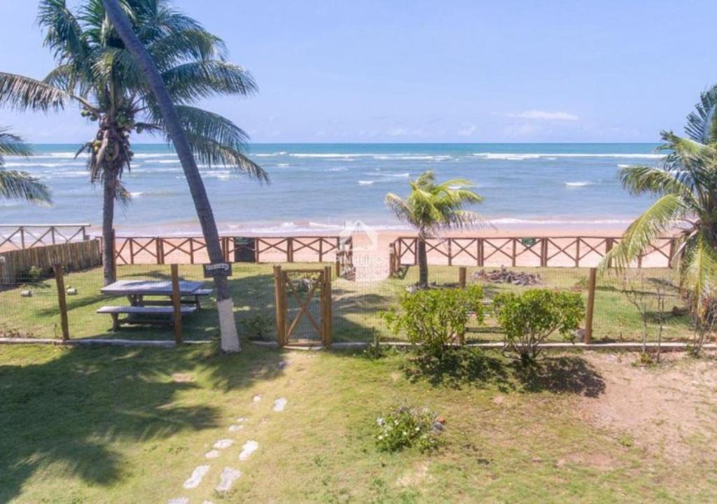 Itacimirim House | Casa inteira, pé na areia, conforto, frente mar, Itacimirim, Bahia