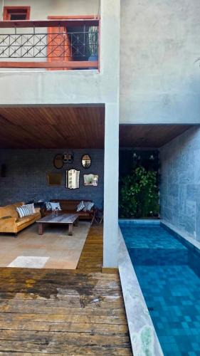 Nova Venecia House | Casa Jardim da Rua Salvador