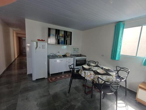 Matinhos House | Casa simples a 375 mts da praia