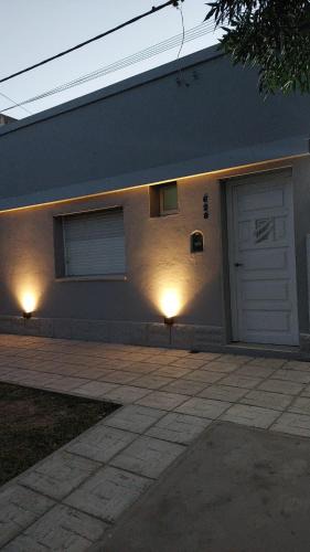 Nueve de Julio House | Casita Frondizi 628