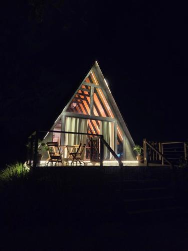 Parobe Ski Chalet | Chalé A-Frame Exclusivo com Lago Privativo