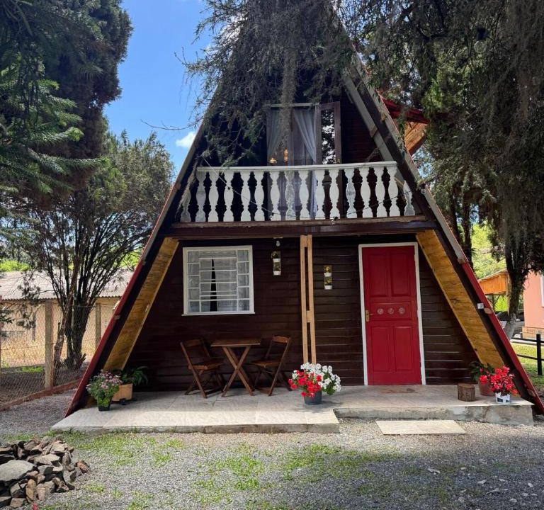 Palmeira Ski Chalet | Chalé estilo Europeu A-frame Oma Haus