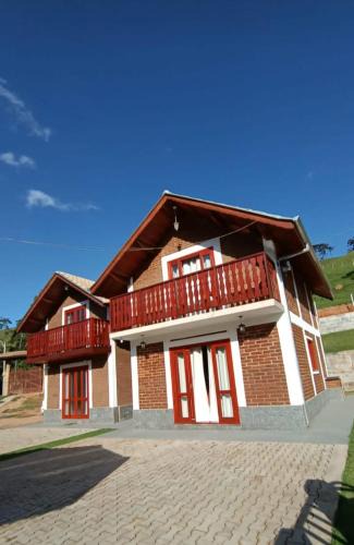 Camanducaia Ski Chalet | Chalé Família