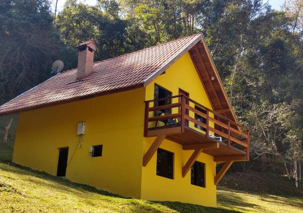 Costas Ski Chalet | Chalé Portal Lazer Um refúgio cercado pelo verde com hidromassagem lareira lagos privacidade e conforto em meio à natureza