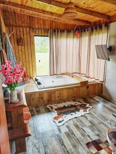 Imarui Ski Chalet | Chalé Suíte, Banheira e Piscina, Chácara das Estrelas
